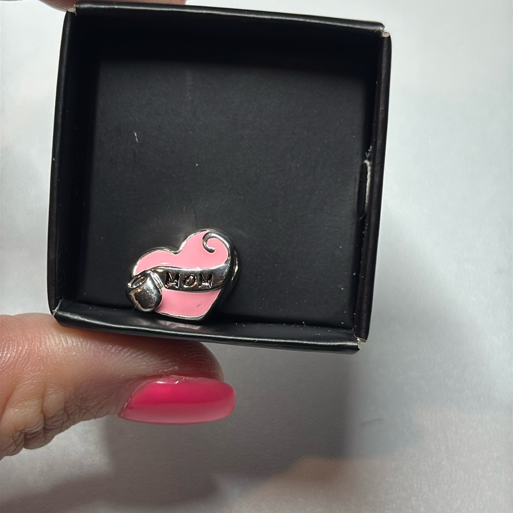 Avon Cherished Memories Mom Charm